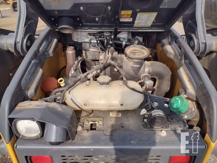 2020-deere-324g-image-24