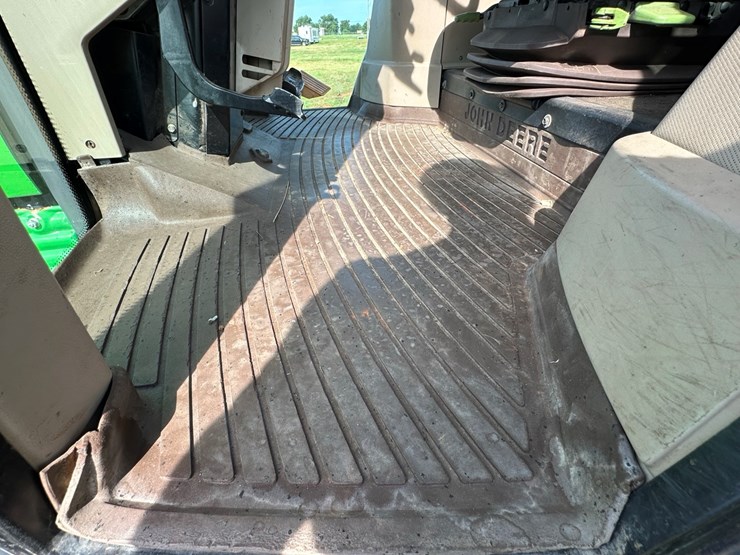 2007-john-deere-7320-image-21