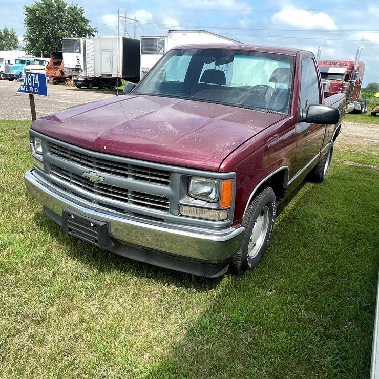 #1046 • 1996 Chevrolet Truck (Has WI Rebuilt Title)