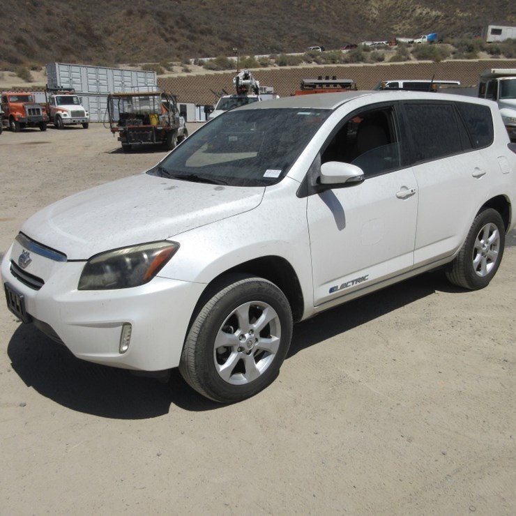 2014 TOYOTA RAV4