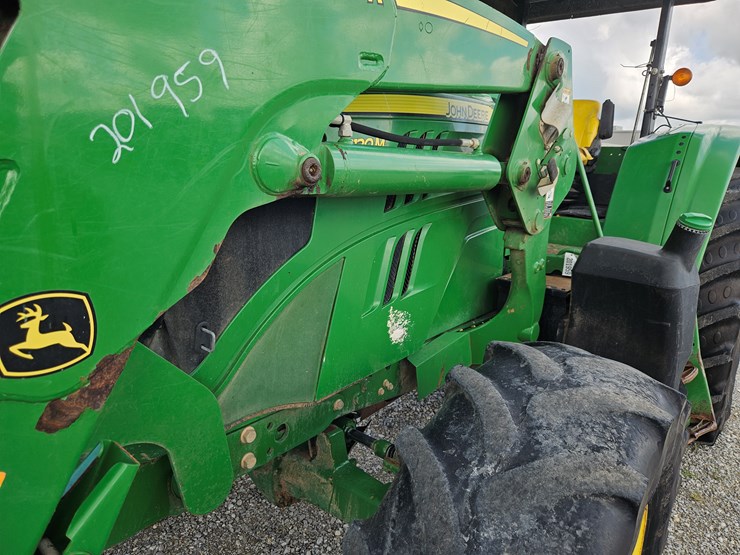 2017-john-deere-6120m-image-7