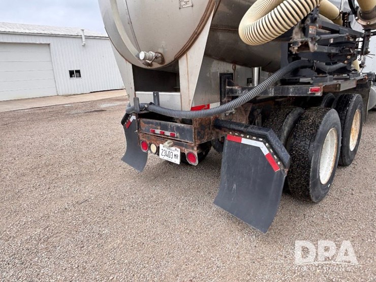 2006-freightliner-columbia-truck-(gp11007,-unit-345)-image-12