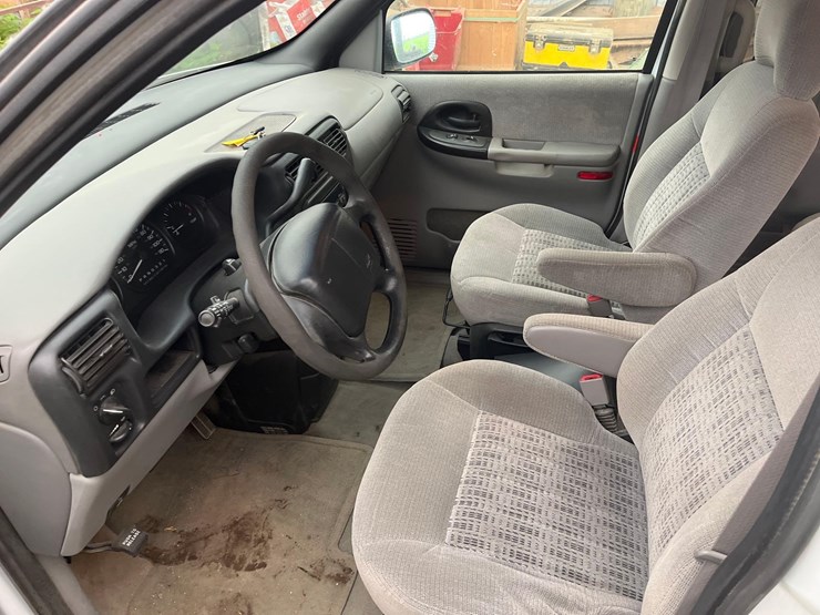 2000-chevrolet-venture-image-15