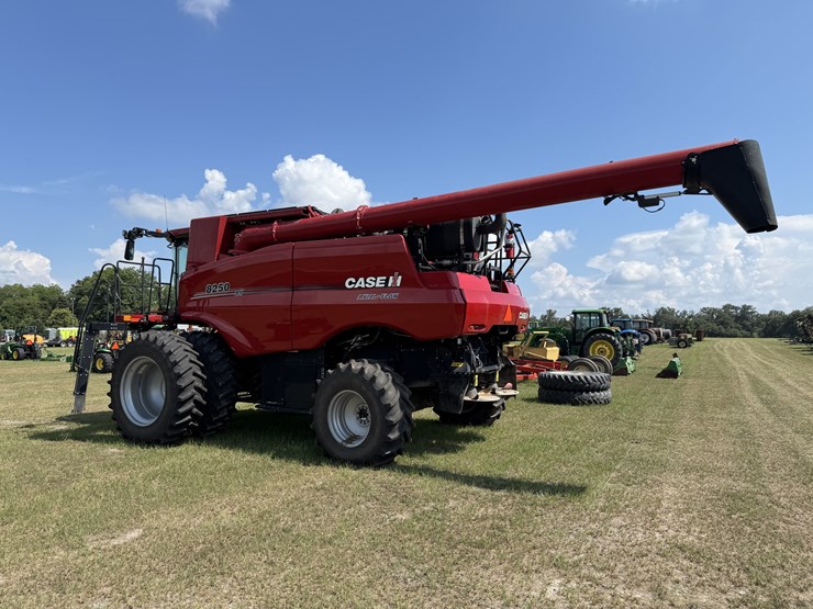 2022-case-ih-8250-image-11