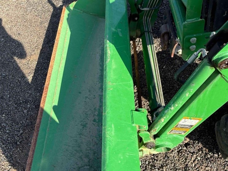 2020-john-deere-3032e-image-14