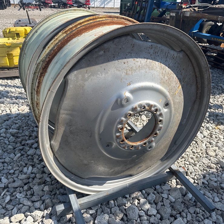 #1090 • 16/38 Dual Rims