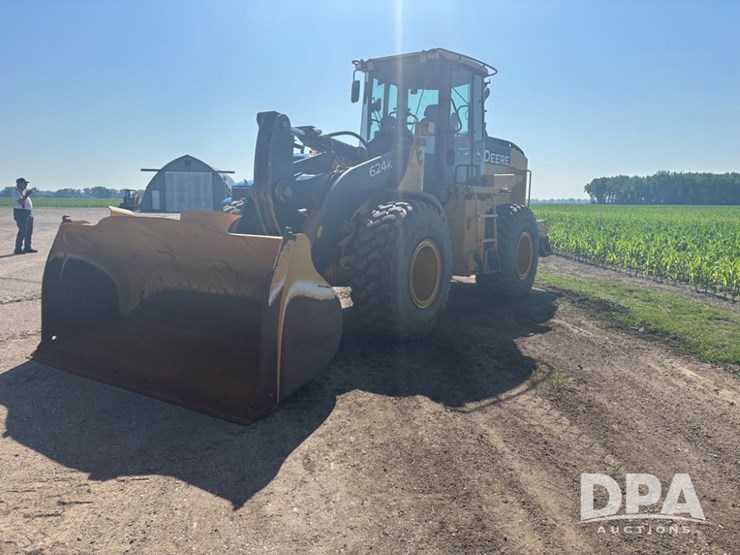 2015-deere-624k-image-17