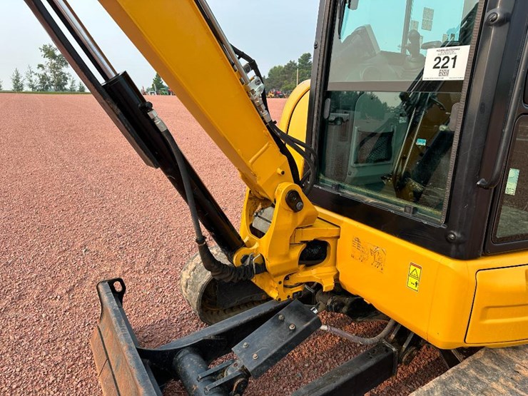 2020-caterpillar-303-image-37