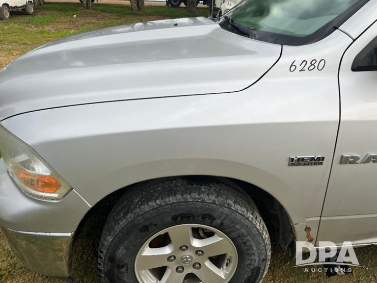 2012-dodge-ram-1500-image-17