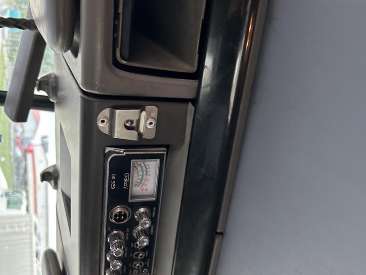 2019-kenworth-t800-image-21