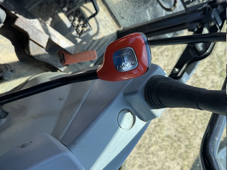 new-holland-boomer-47-image-9