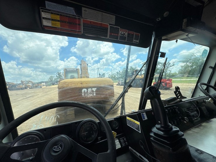 2014-mack-leu613-image-27