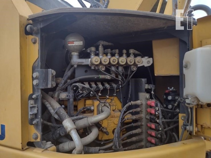 komatsu-pc308-image-42