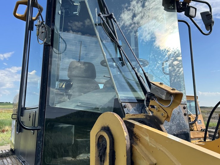 caterpillar-928g-image-17