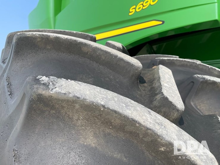 2016-john-deere-s690-image-41