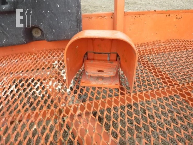 2014-jlg-460sj-image-25