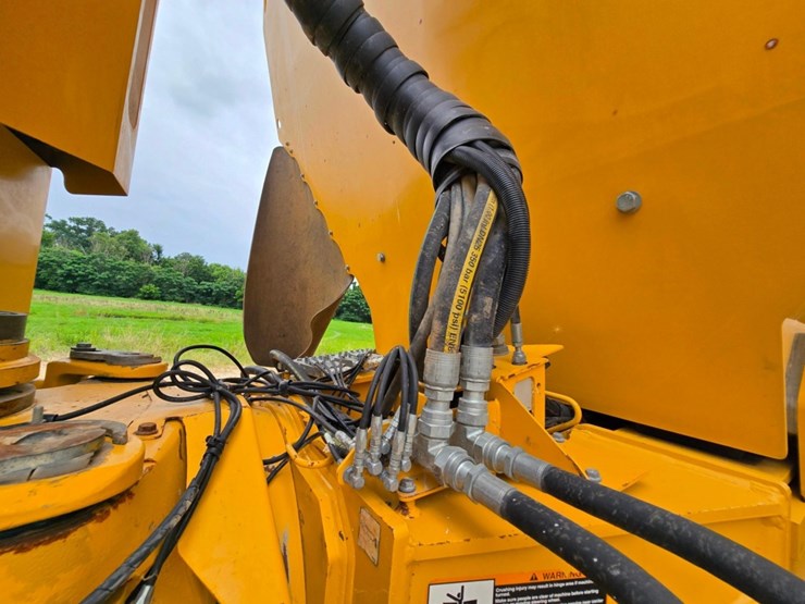 2018-deere-460e-image-16