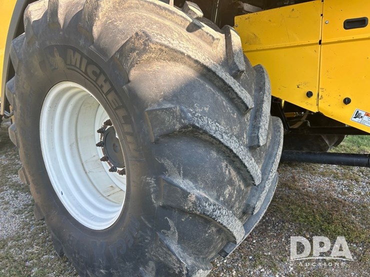 2011-new-holland-cr9060-image-26