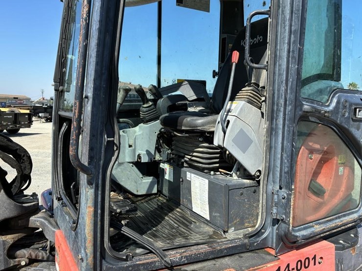 2014-kubota-kx057-4-image-14