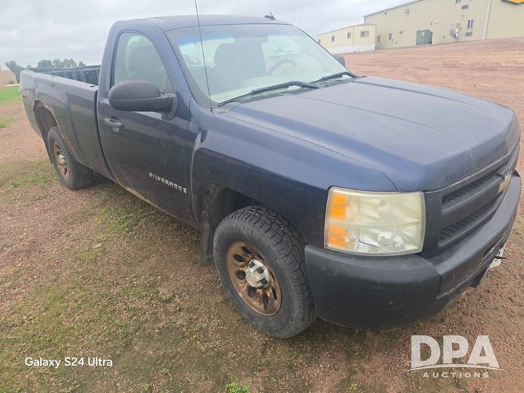 2009-chevrolet-silverado-1500-image-2