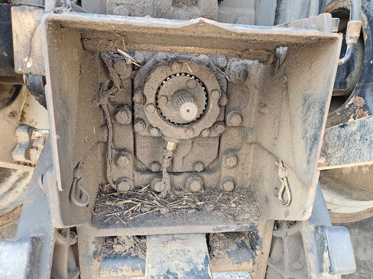 2015-new-holland-t8.410-image-16