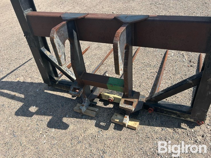 wheel-loader-bale-fork-attachment-image-5