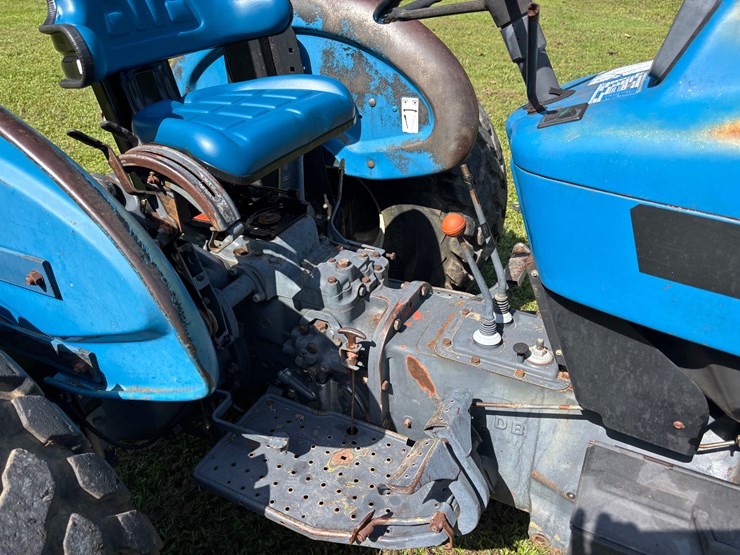 new-holland-3930-image-11