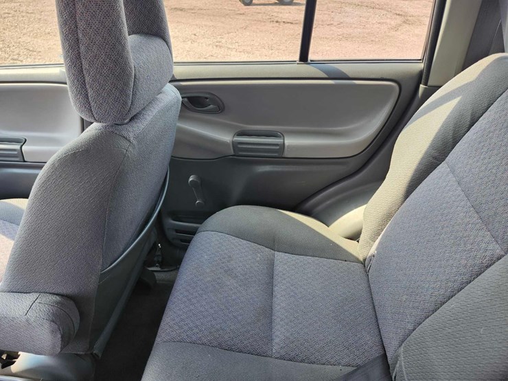 2003-chevrolet-tracker-image-21