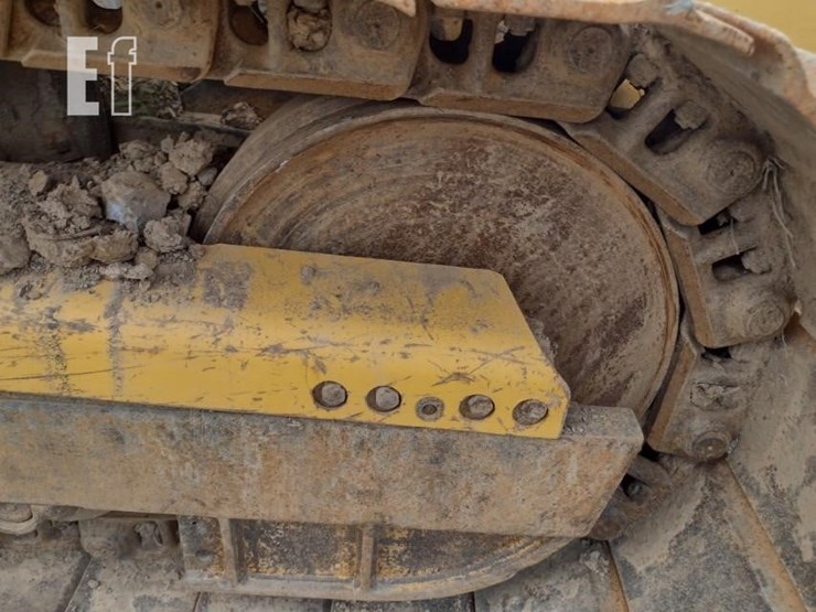 2006-deere-700j-lt-image-35