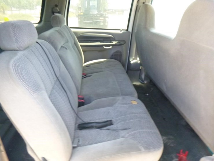 2000-ford-excursion-image-14
