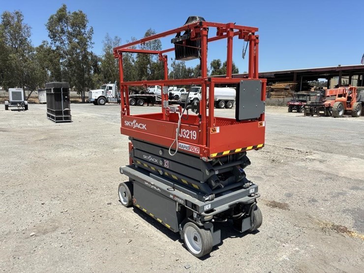 2022-sky-jack-sj3219-scissor-lift-image-2