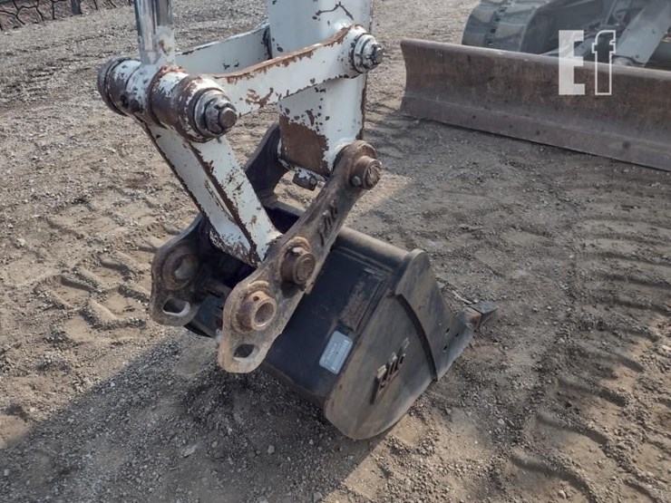 2018-takeuchi-tb260-image-19