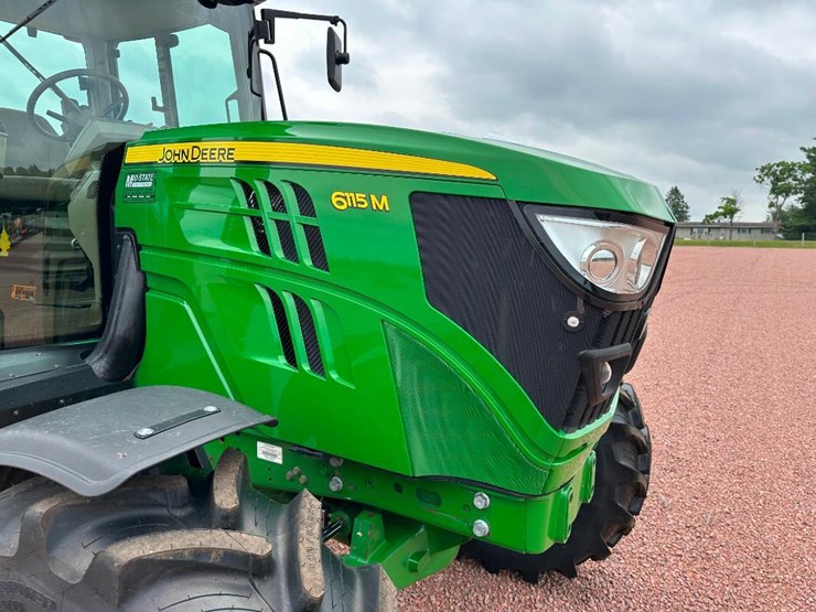 2014-john-deere-6115m-image-36