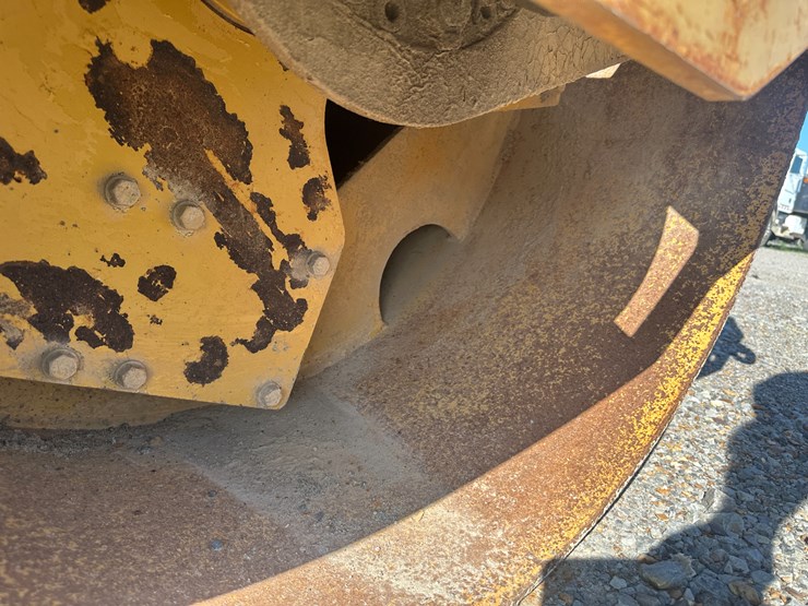 caterpillar-cb-434-image-9