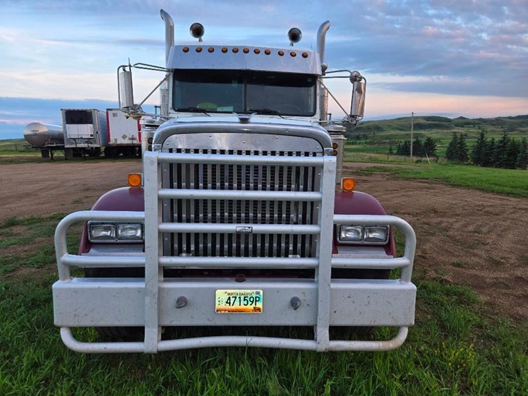 2000-peterbilt-379-image-2
