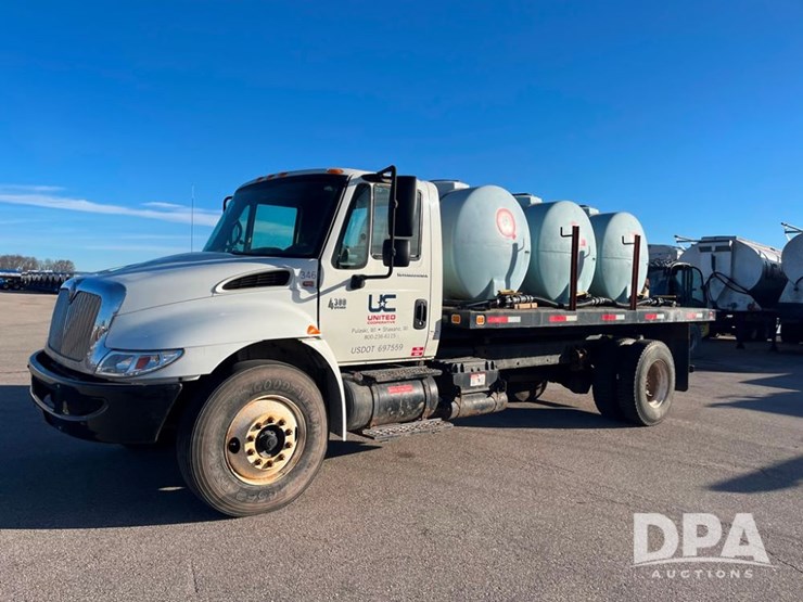 2007-international-durastar-4300-image-2