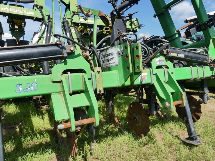 john-deere-1720-image-10