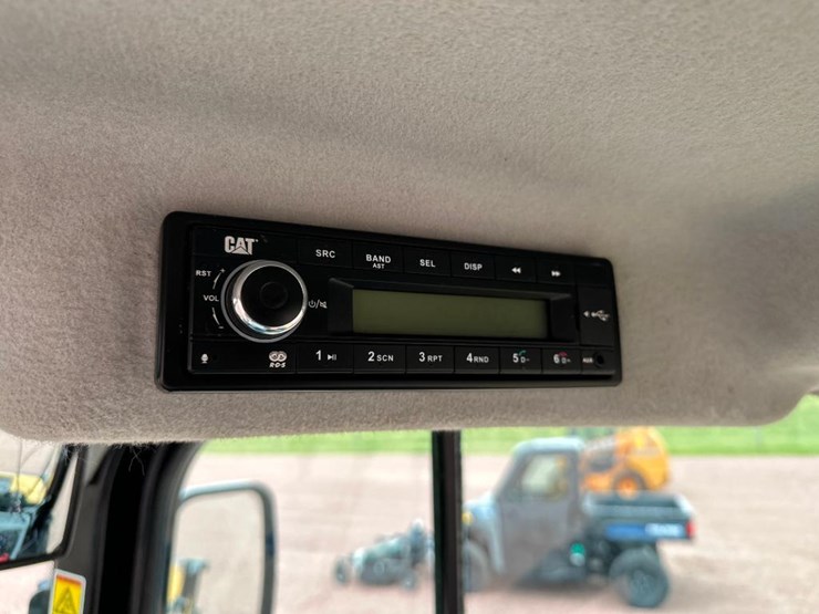 2019-caterpillar-906m-image-55