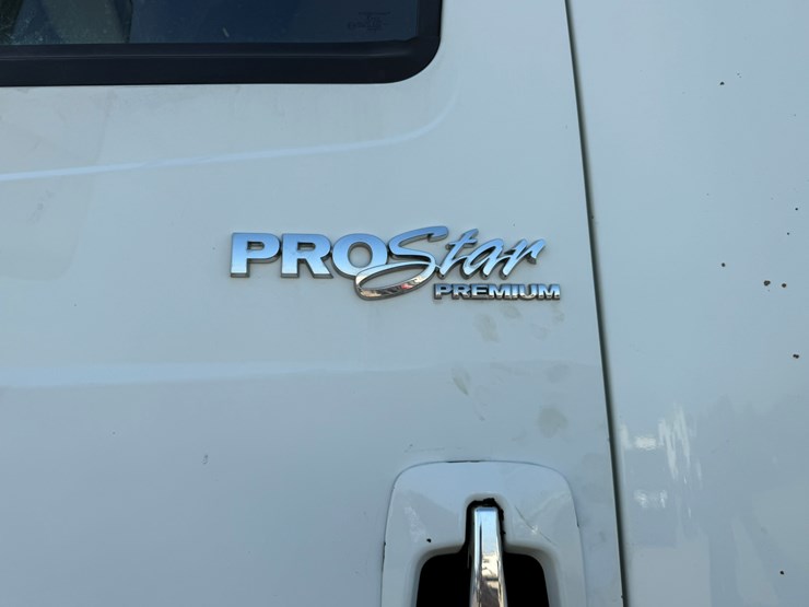2010-international-prostar-image-36