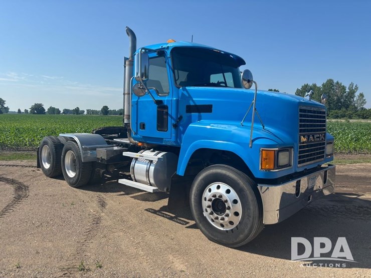 2006-mack-chn613-image-1
