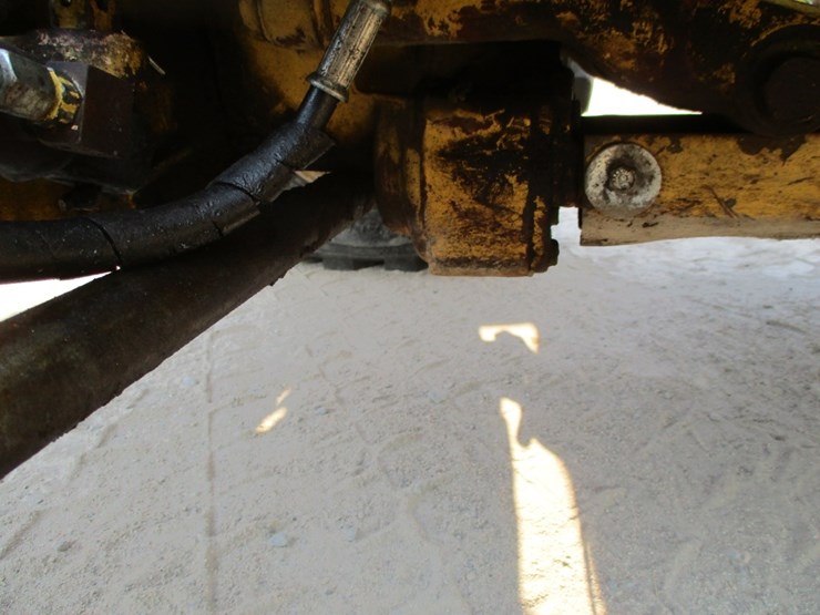 new-holland-545d-image-18