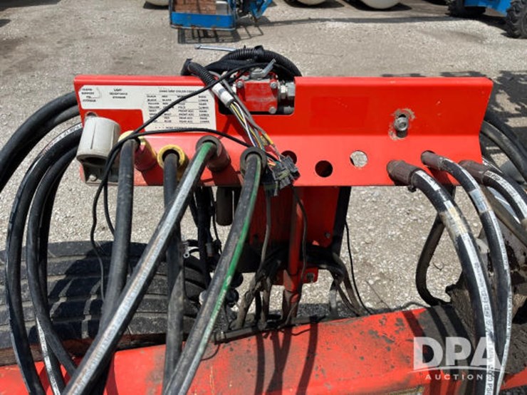 2017-kuhn-gladiator-1205-strip-till-bar-(jn2500)-image-47