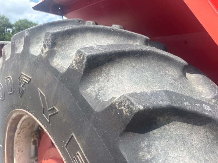 massey-ferguson-1155-image-10