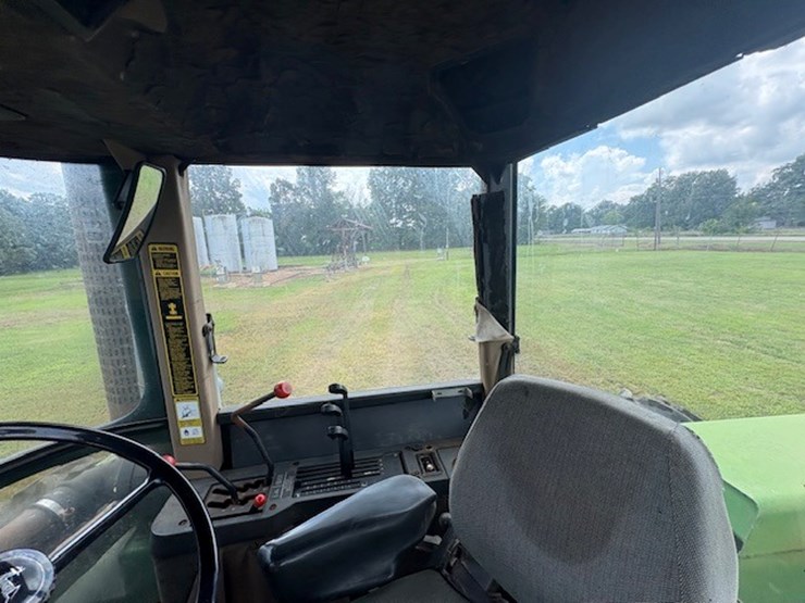 john-deere-8560-image-64