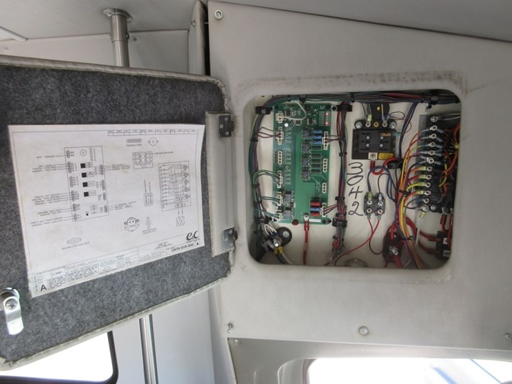 2011-ford-e450-sd-image-15
