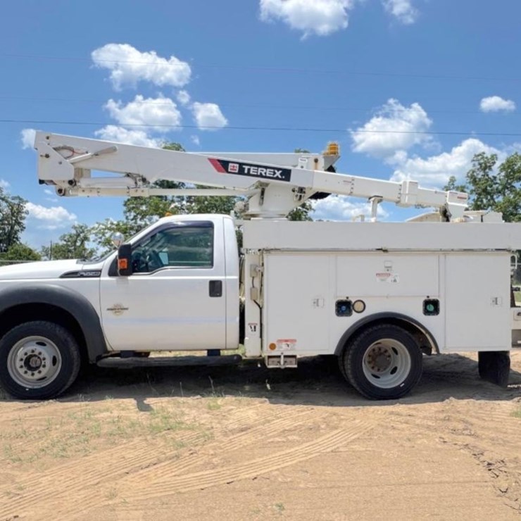 2013 FORD F550