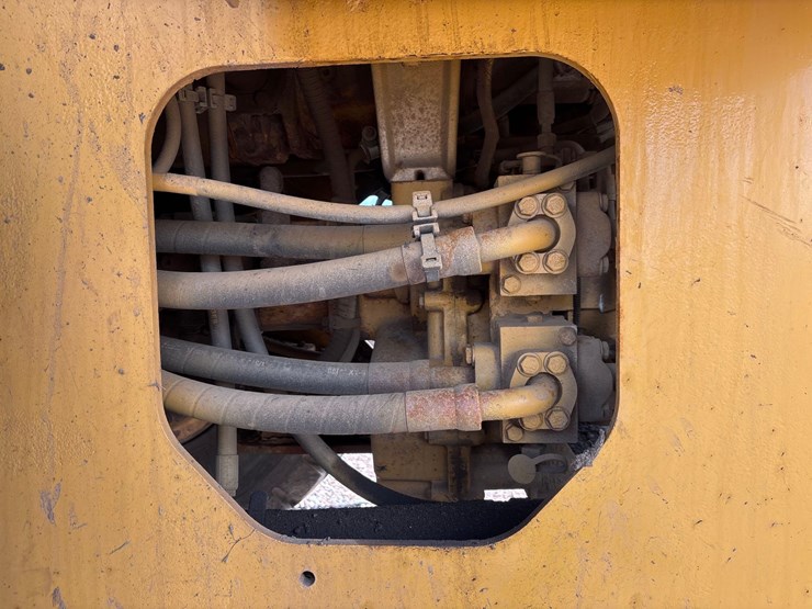 2012-caterpillar-930-image-25