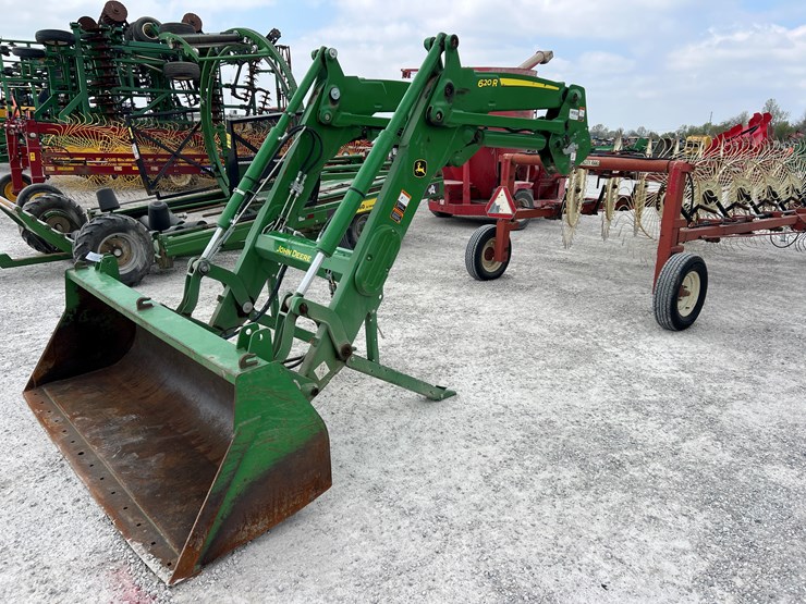 2022-john-deere-620r-image-9