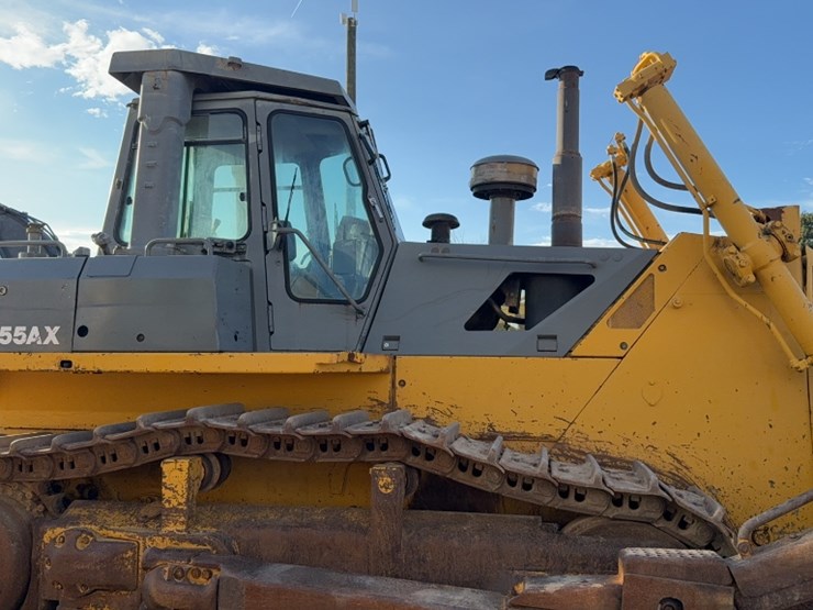 2005-komatsu-d155ax-5-image-4