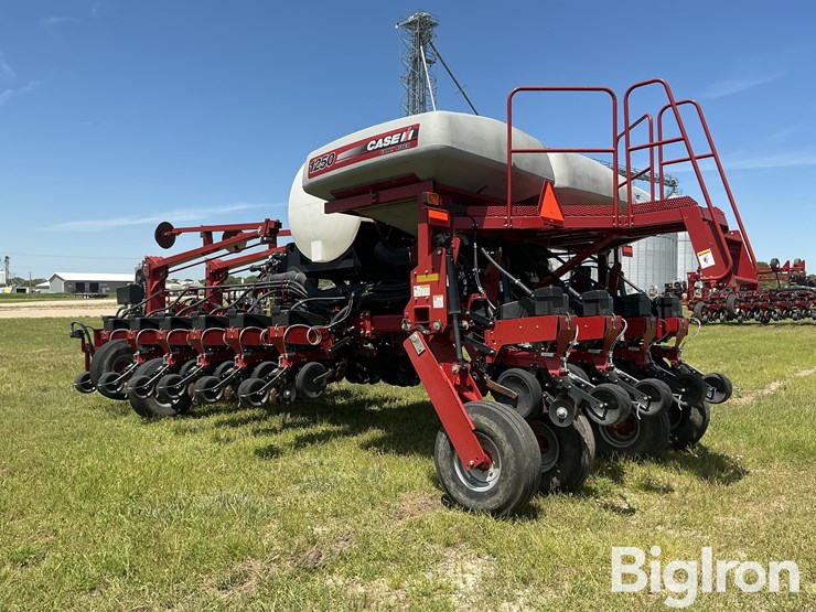 2013-case-ih-1250-image-7